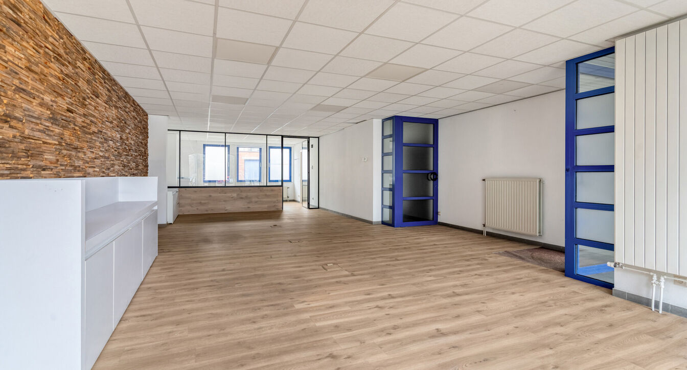 Commercieel gelijkvloers te koop in Beerse
