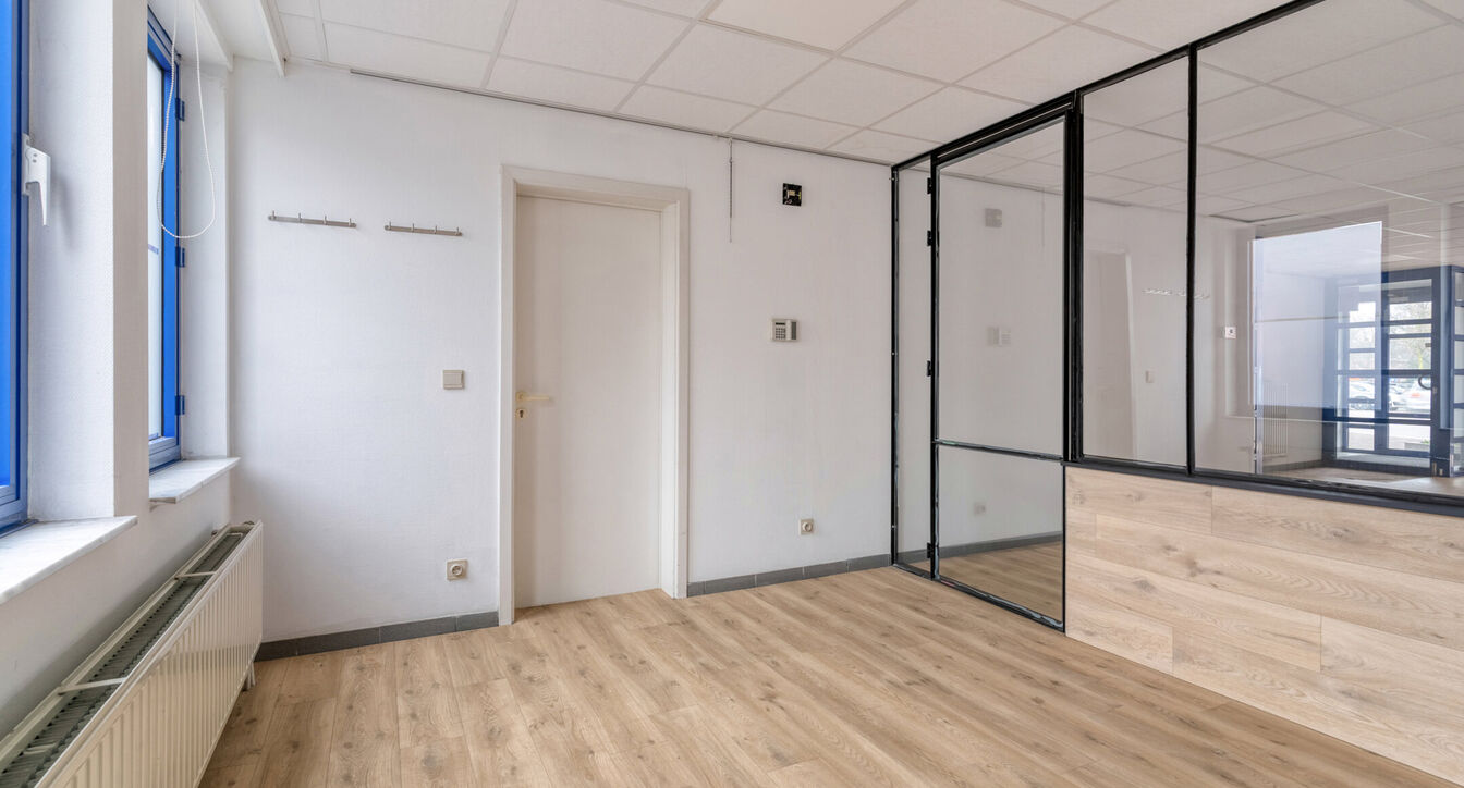 Commercieel gelijkvloers te koop in Beerse