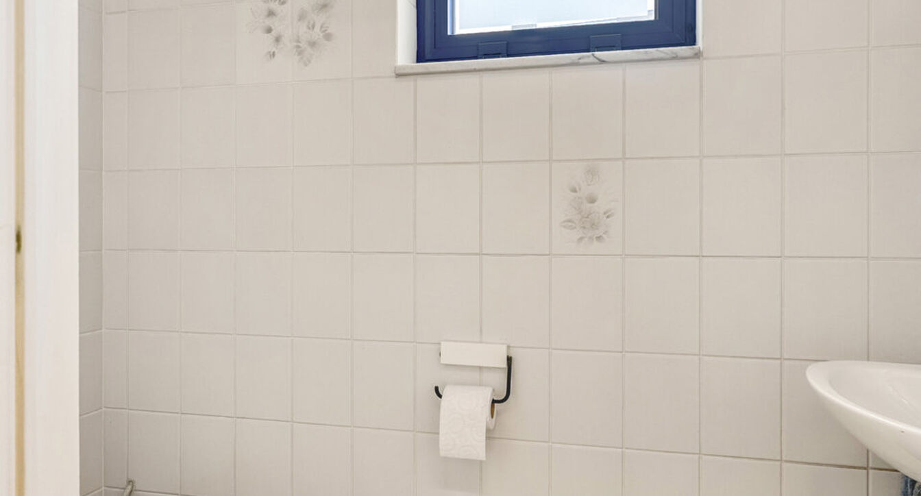 Commercieel gelijkvloers te koop in Beerse