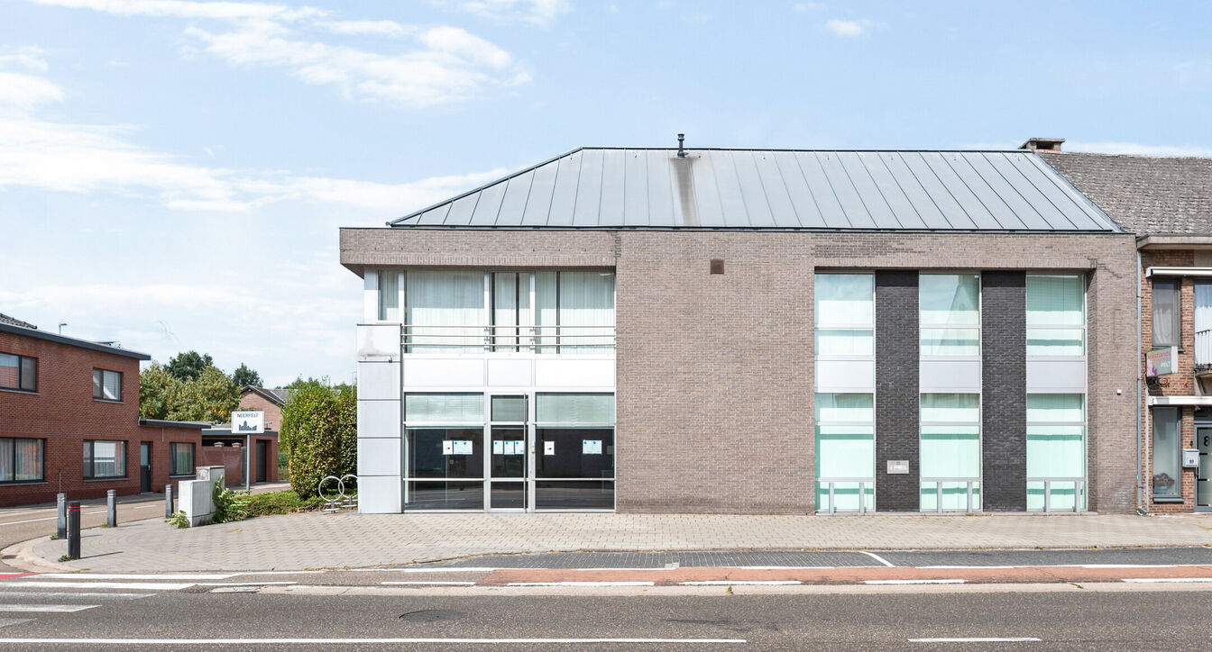 Commerciële building te koop in Neerpelt