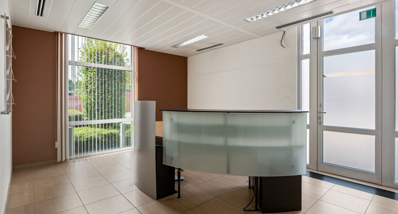 Commerciële building te koop in Neerpelt