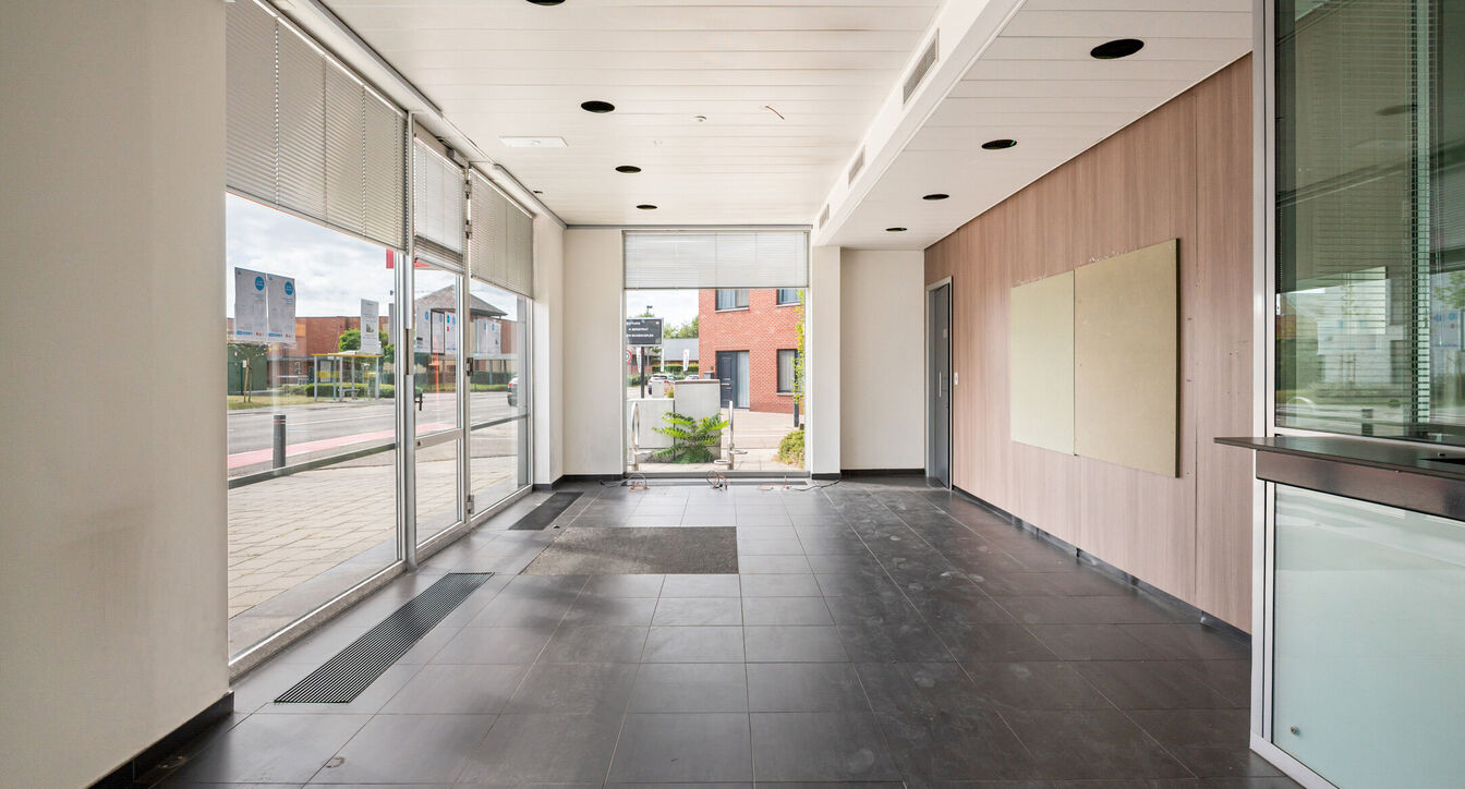 Commerciële building te koop in Neerpelt
