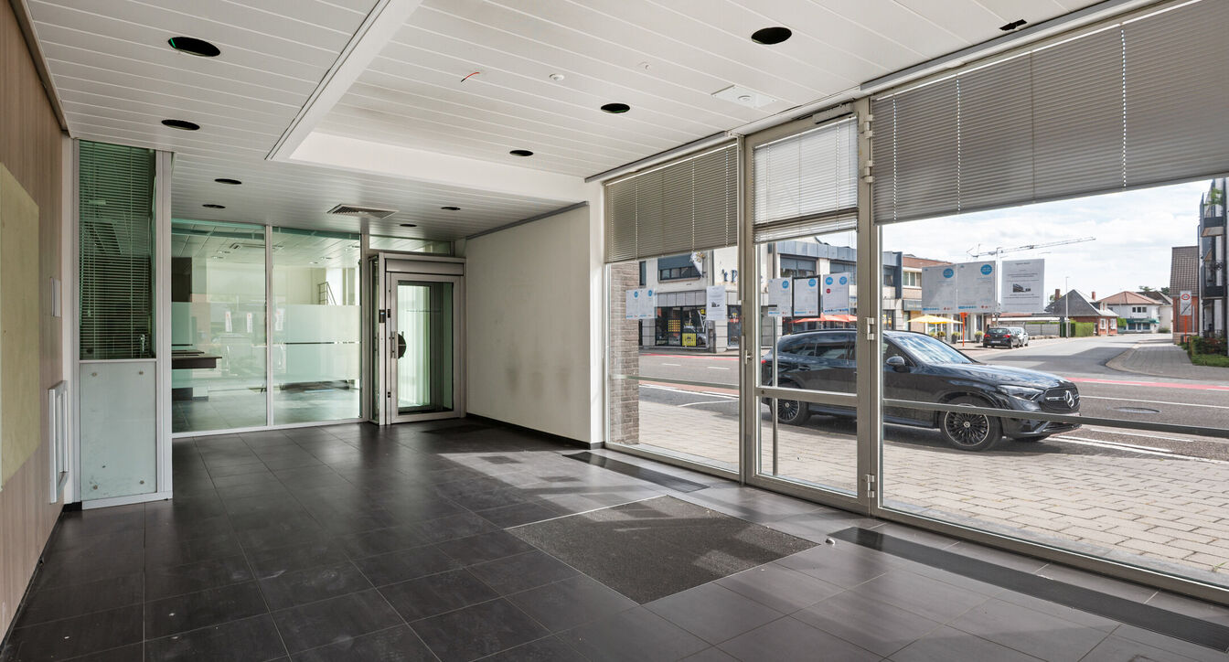 Commerciële building te koop in Neerpelt