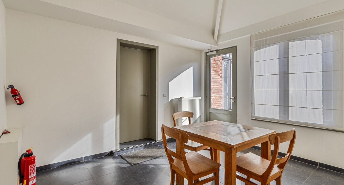 Gebouw voor gemengd gebruik te huur in Beerse