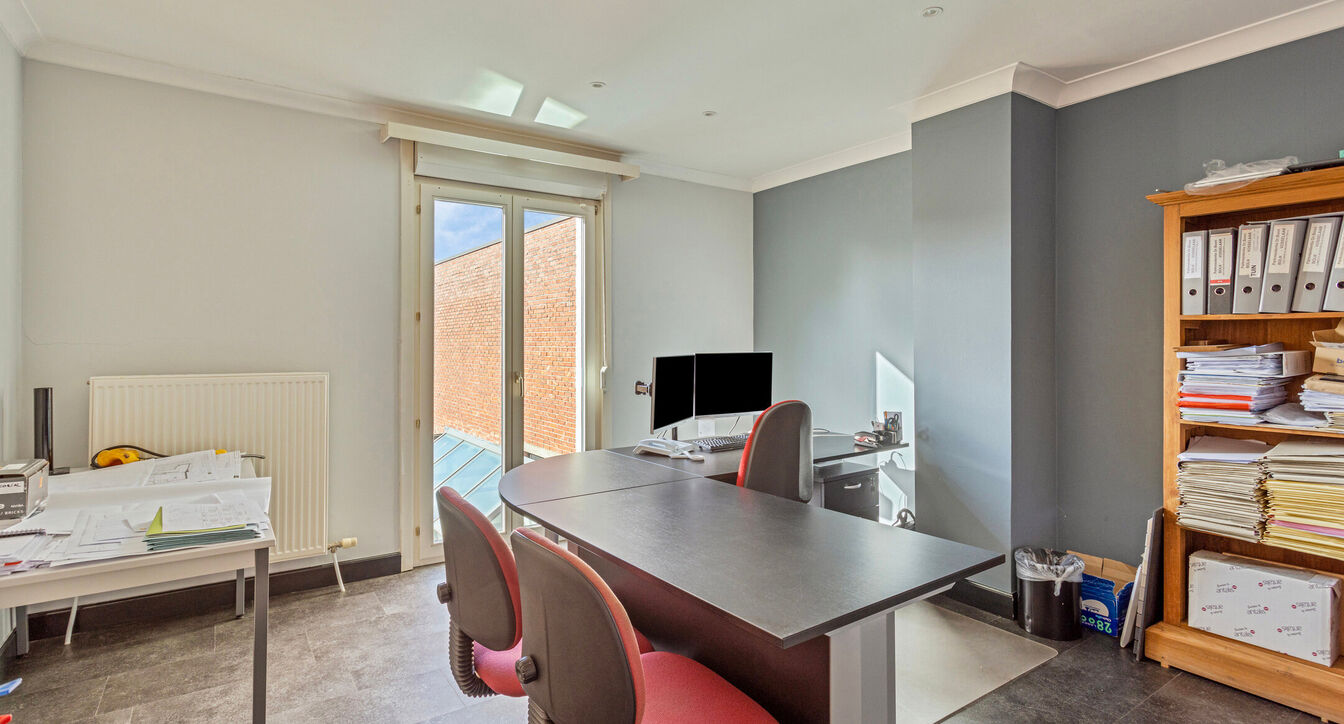 Gebouw voor gemengd gebruik te huur in Beerse