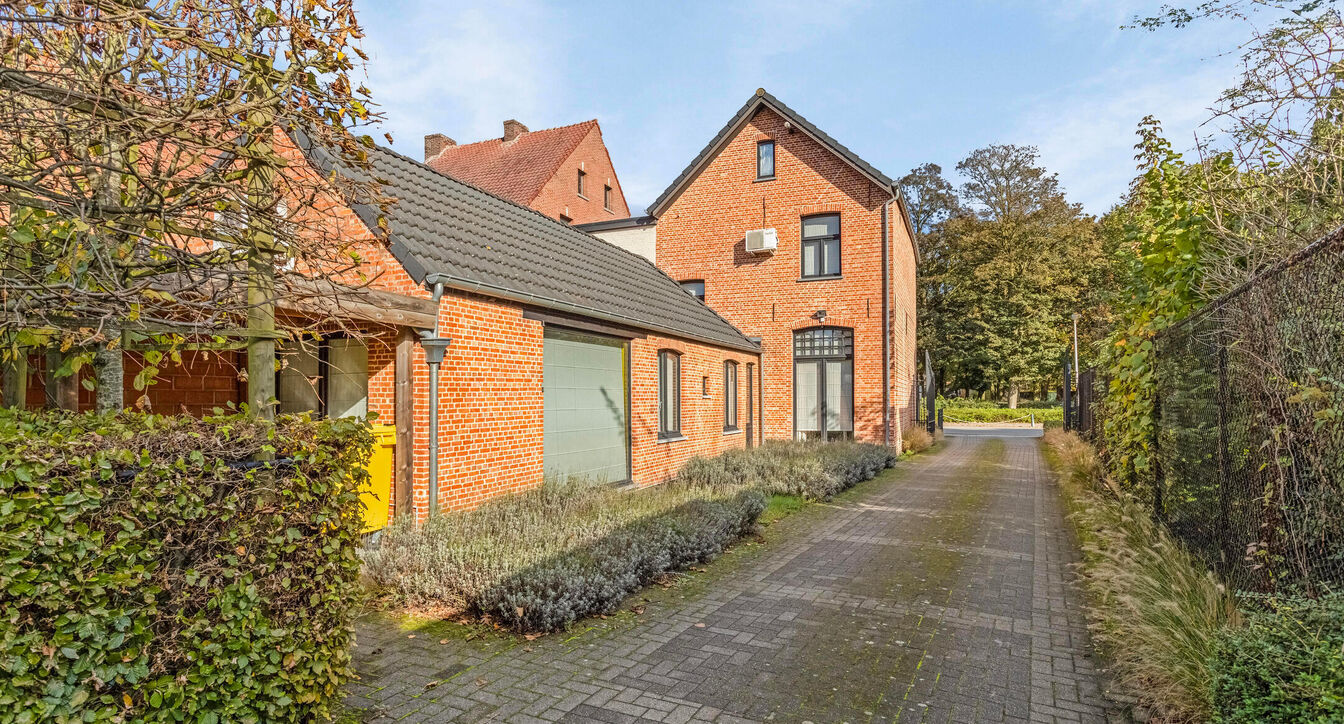 Gebouw voor gemengd gebruik te huur in Beerse