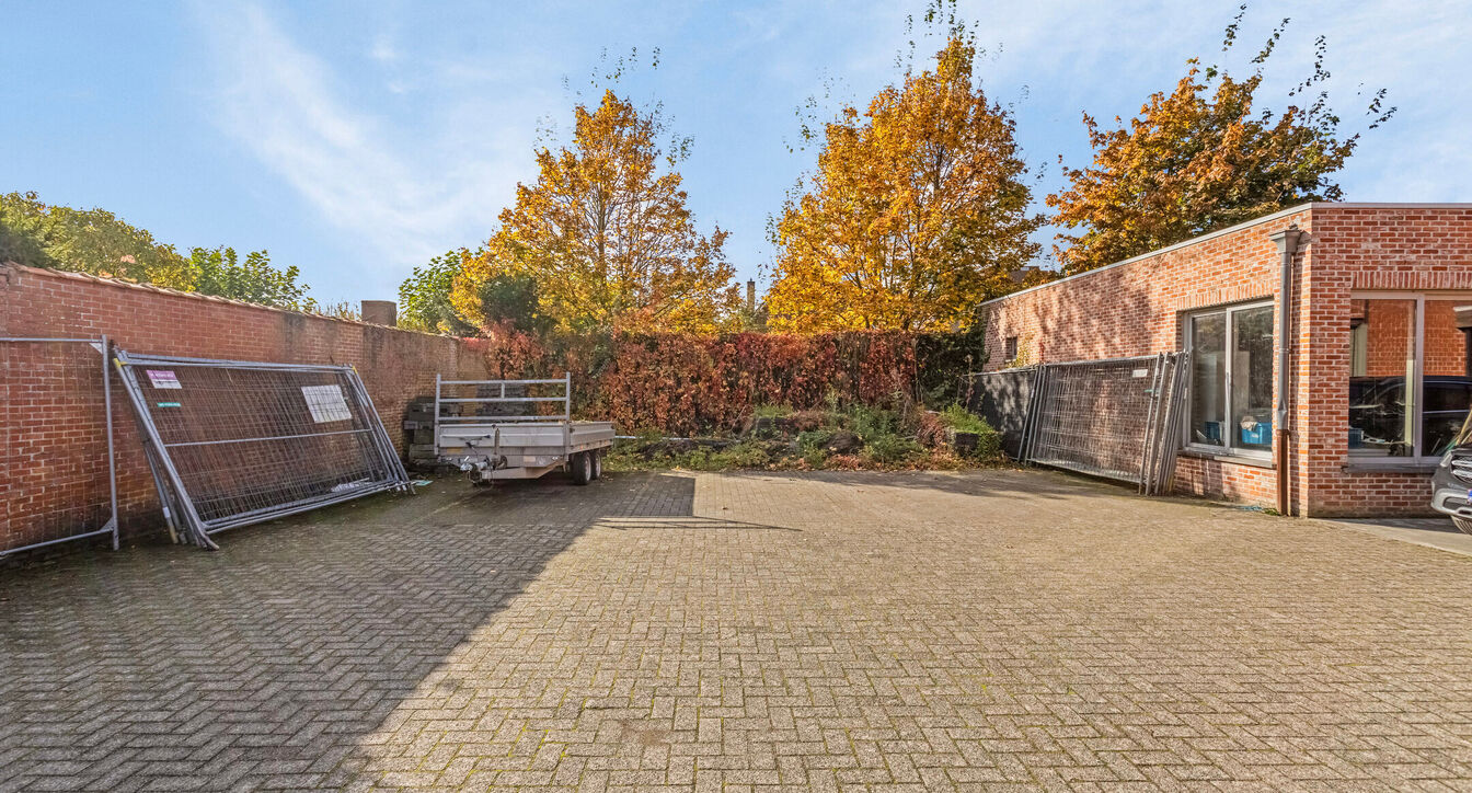 Gebouw voor gemengd gebruik te huur in Beerse