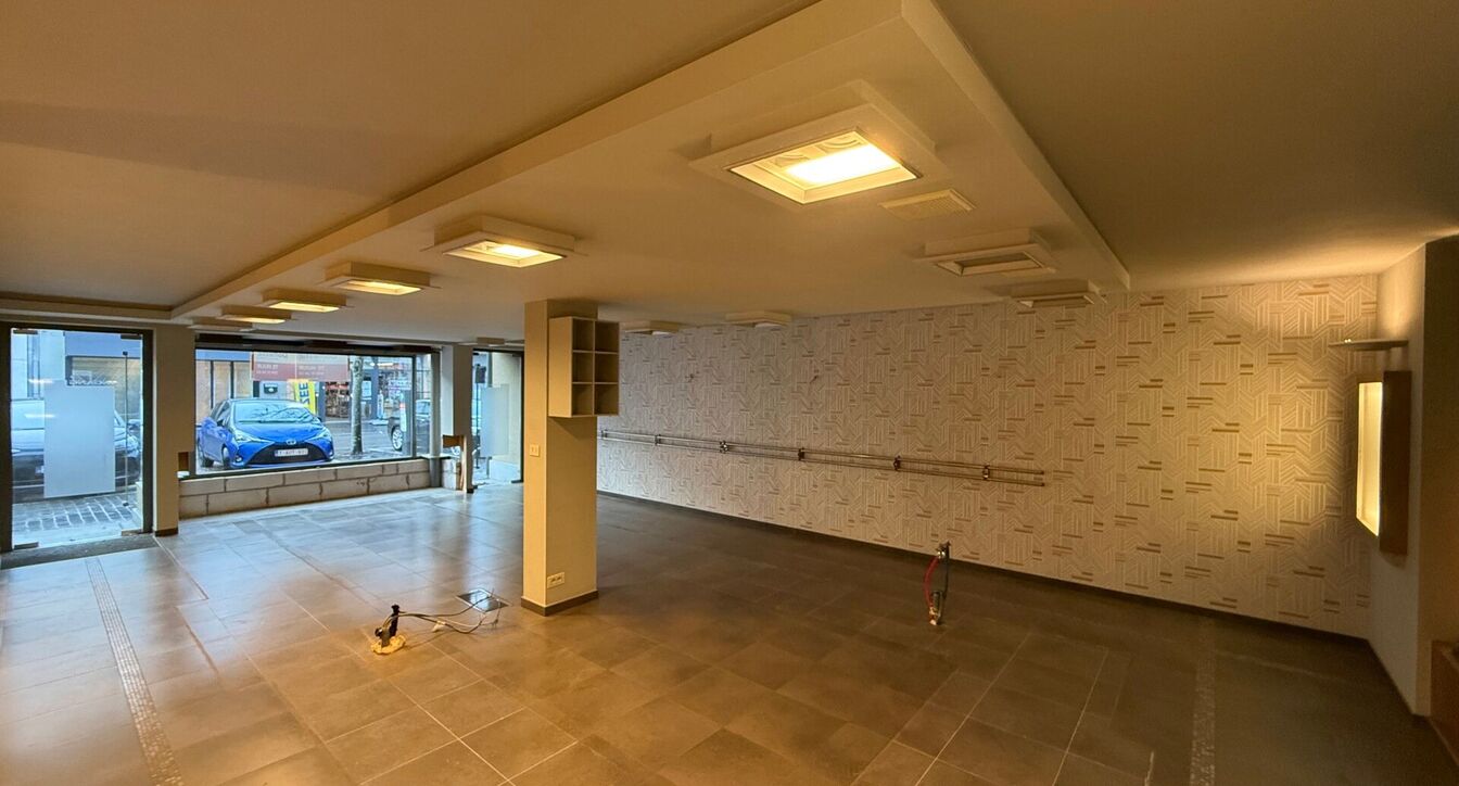 Gebouw voor gemengd gebruik te huur in Mol