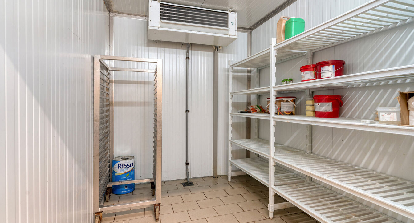 Gebouw voor gemengd gebruik te koop in Arendonk