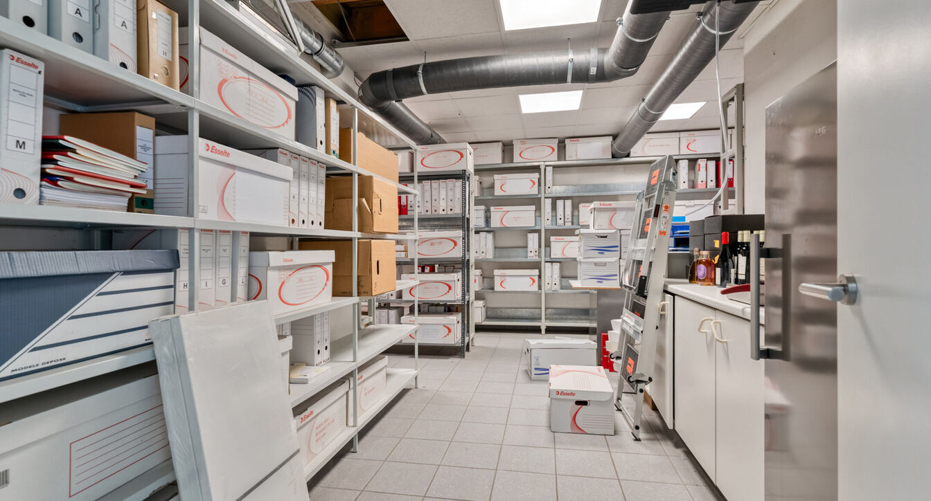 Gebouw voor gemengd gebruik te koop in Arendonk