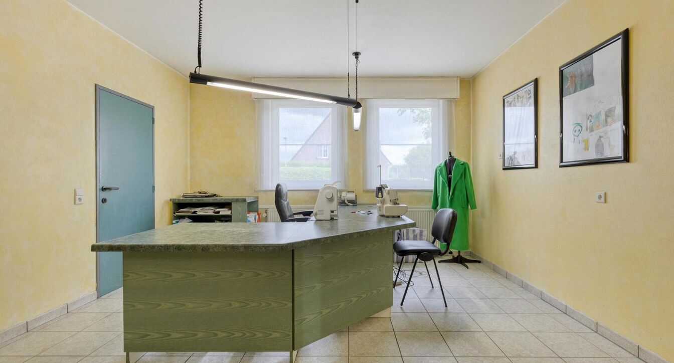 Gebouw voor gemengd gebruik te koop in Hoogstraten