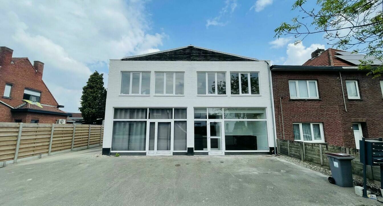 Gebouw voor gemengd gebruik te koop in Mol