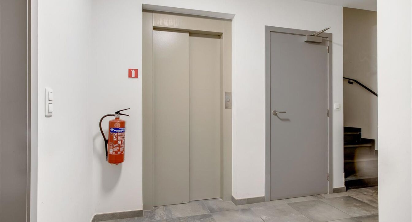 Gelijkvloerse verdieping te huur in Ravels