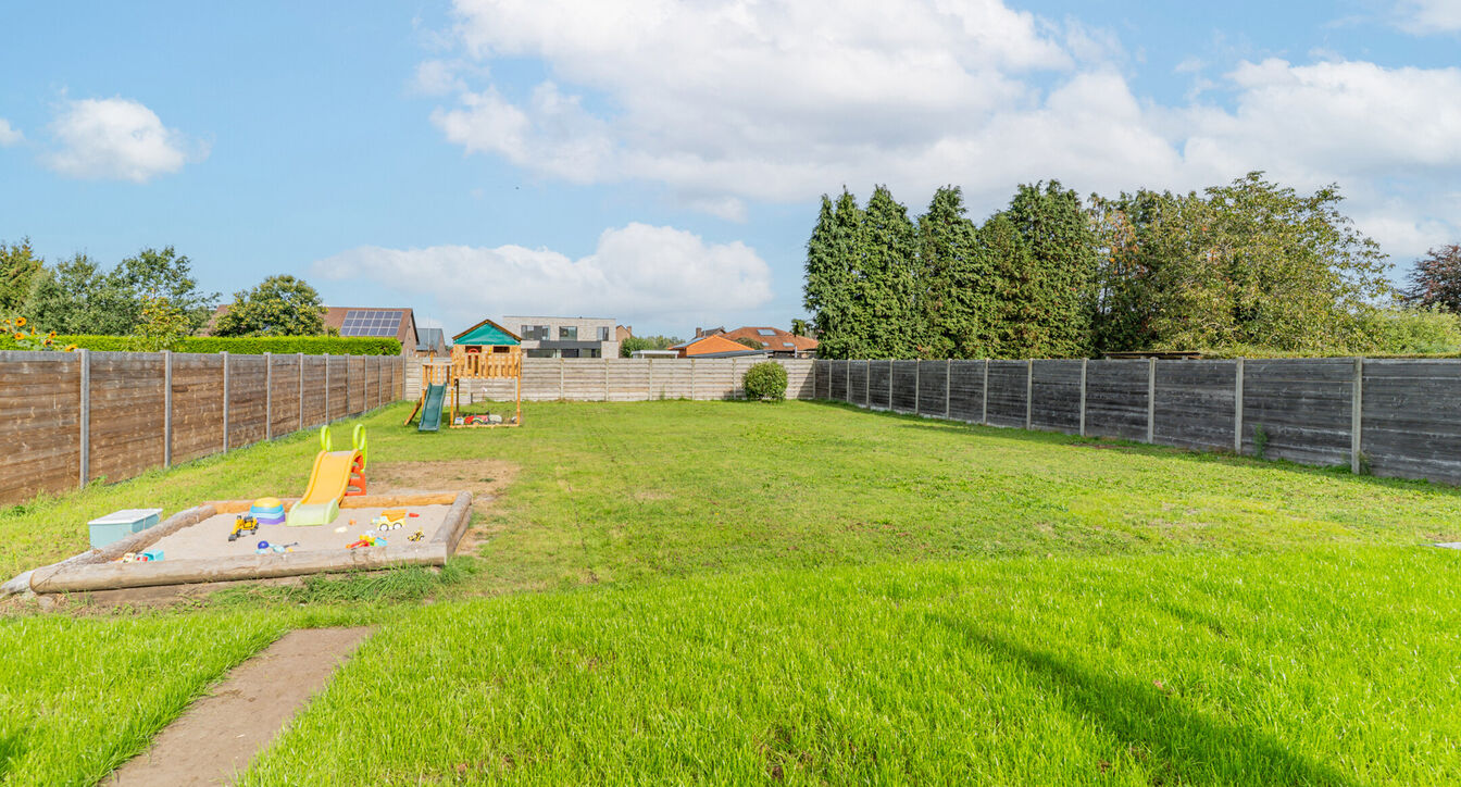 Gelijkvloerse verdieping te koop in Dessel