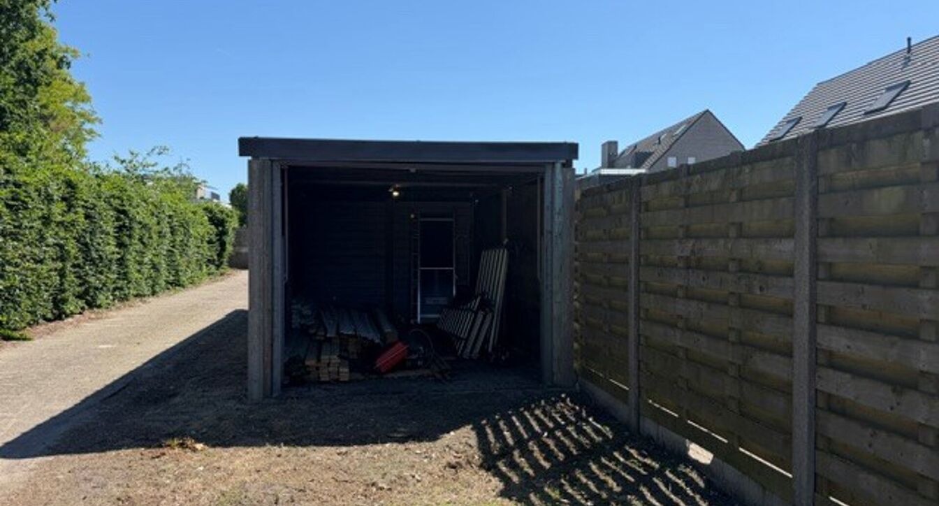 Gesloten garagebox te huur in Dessel