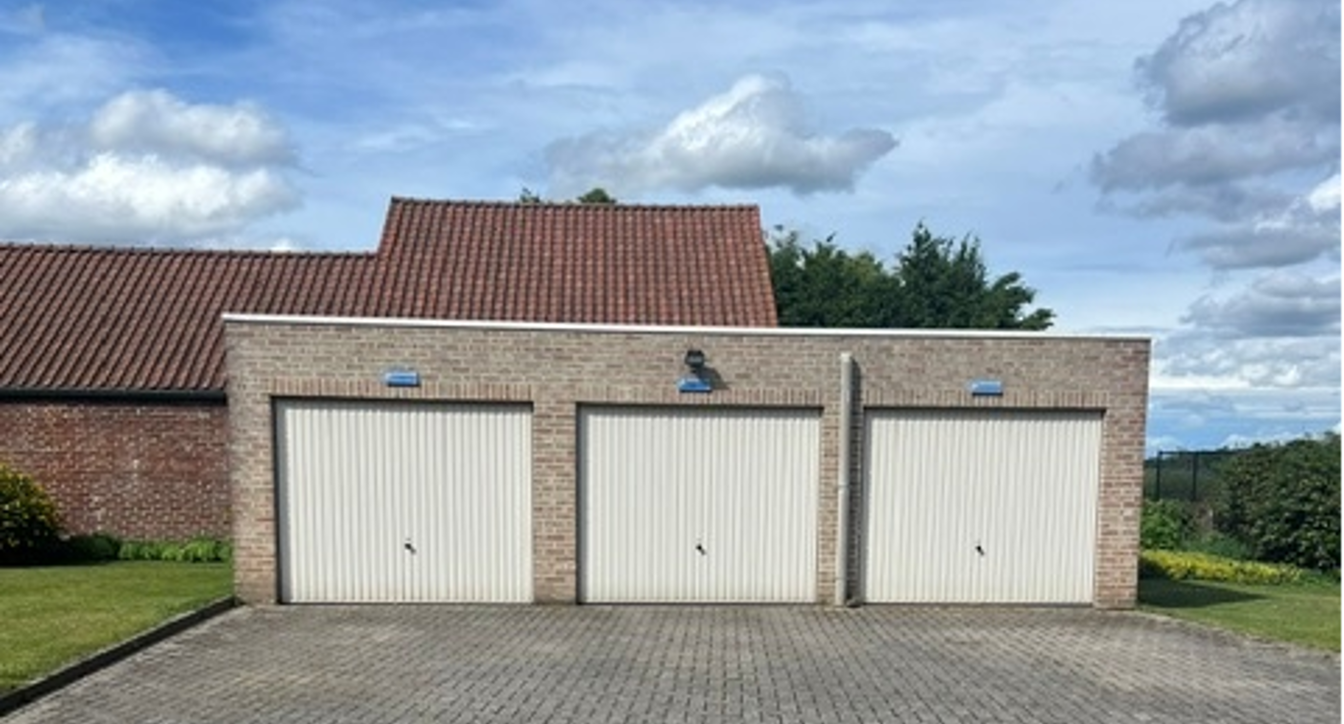 Gesloten garagebox te koop in Diepenbeek