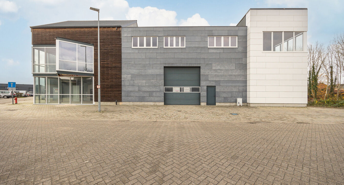 Industrieel gebouw te koop in Mol