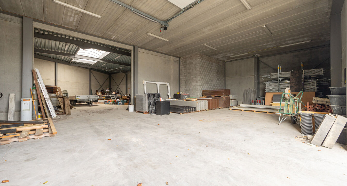 Industrieel gebouw te koop in Mol
