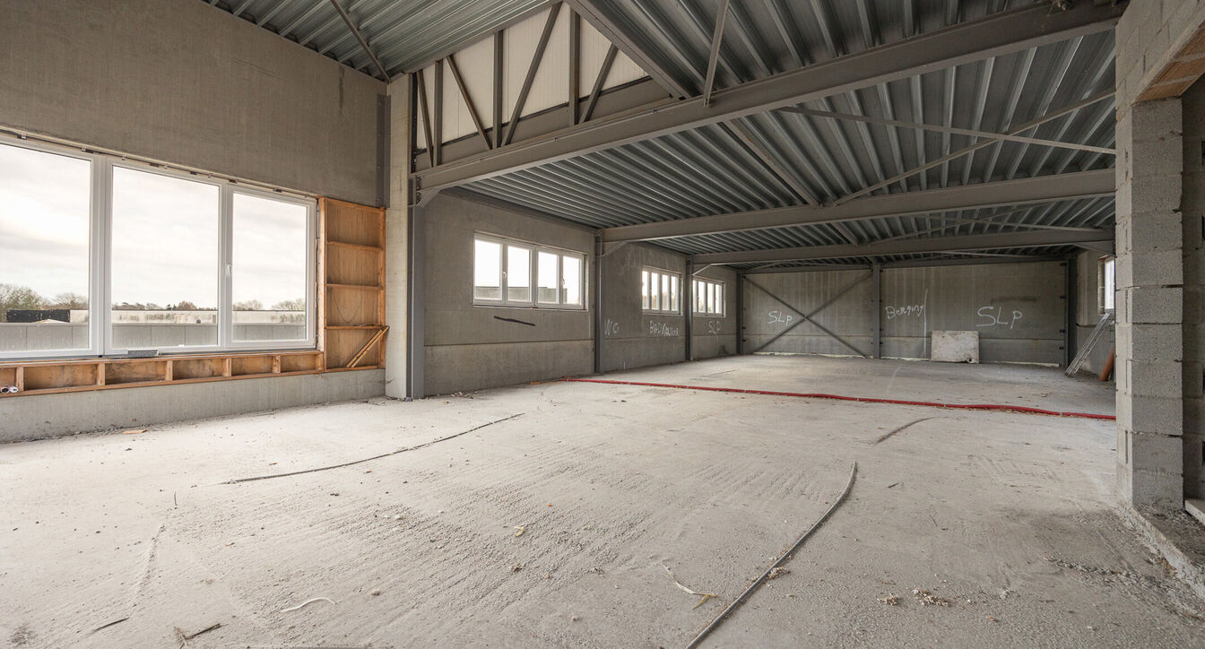 Industrieel gebouw te koop in Mol