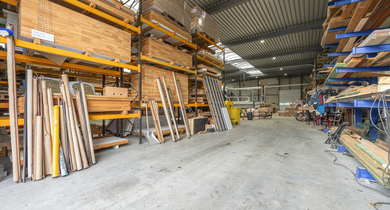 Industrieel gebouw te koop in Mol