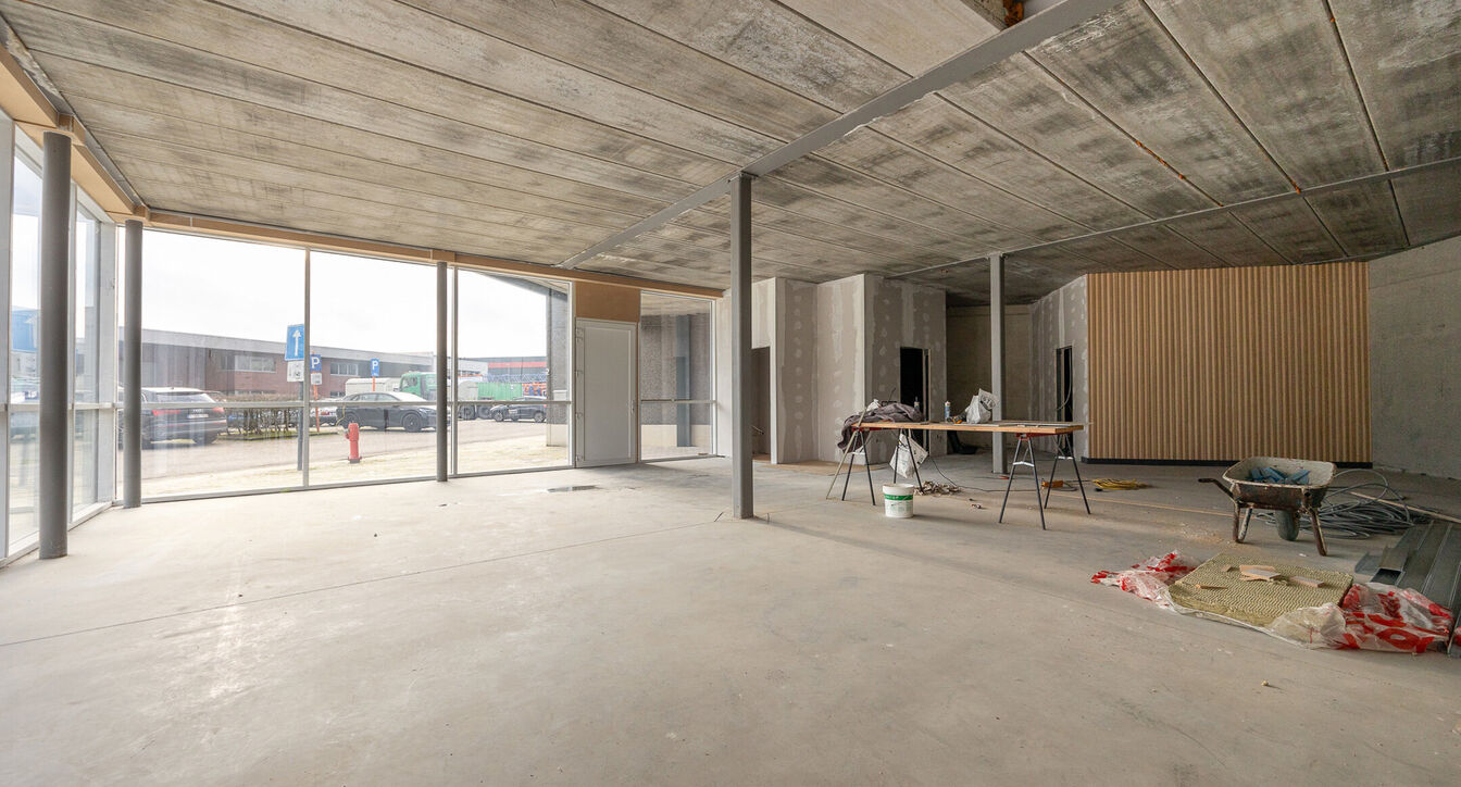 Industrieel gebouw te koop in Mol