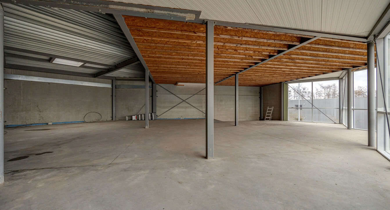 Industrieel gebouw te koop in Mol