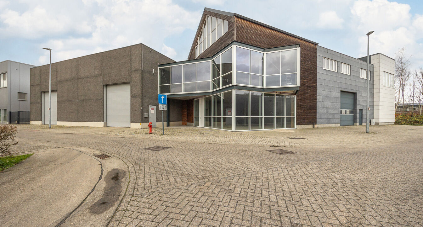 Industrieel gebouw te koop in Mol