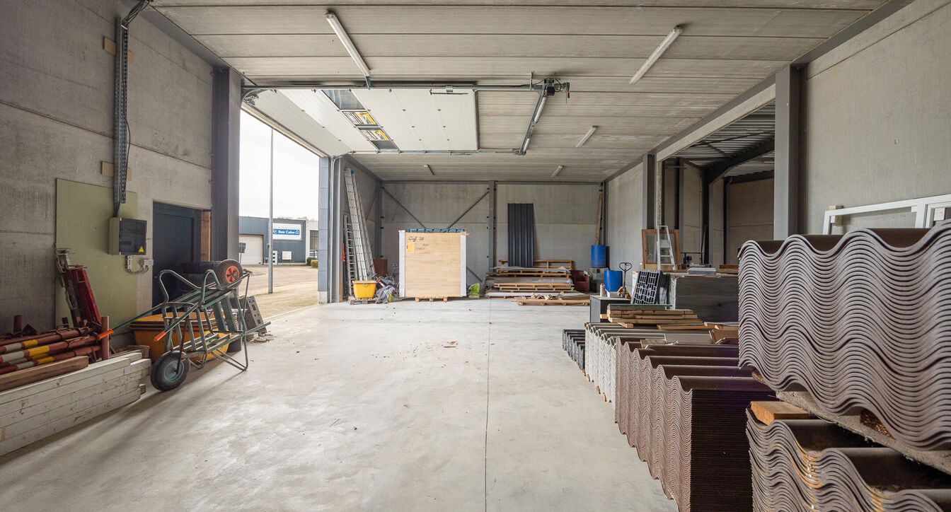 Industrieel gebouw te koop in Mol