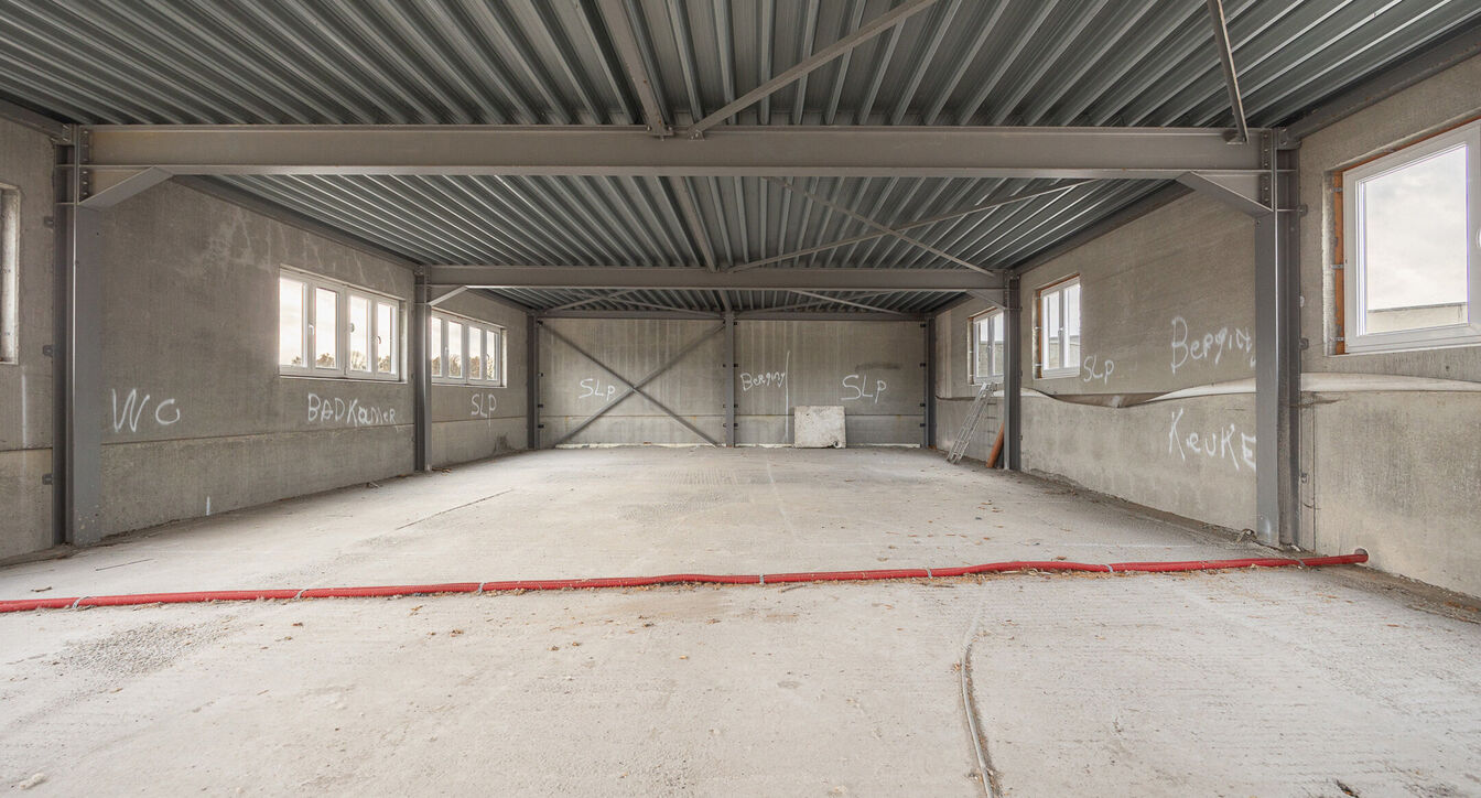 Industrieel gebouw te koop in Mol
