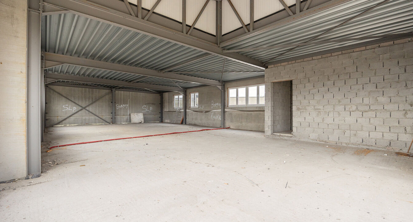 Industrieel gebouw te koop in Mol