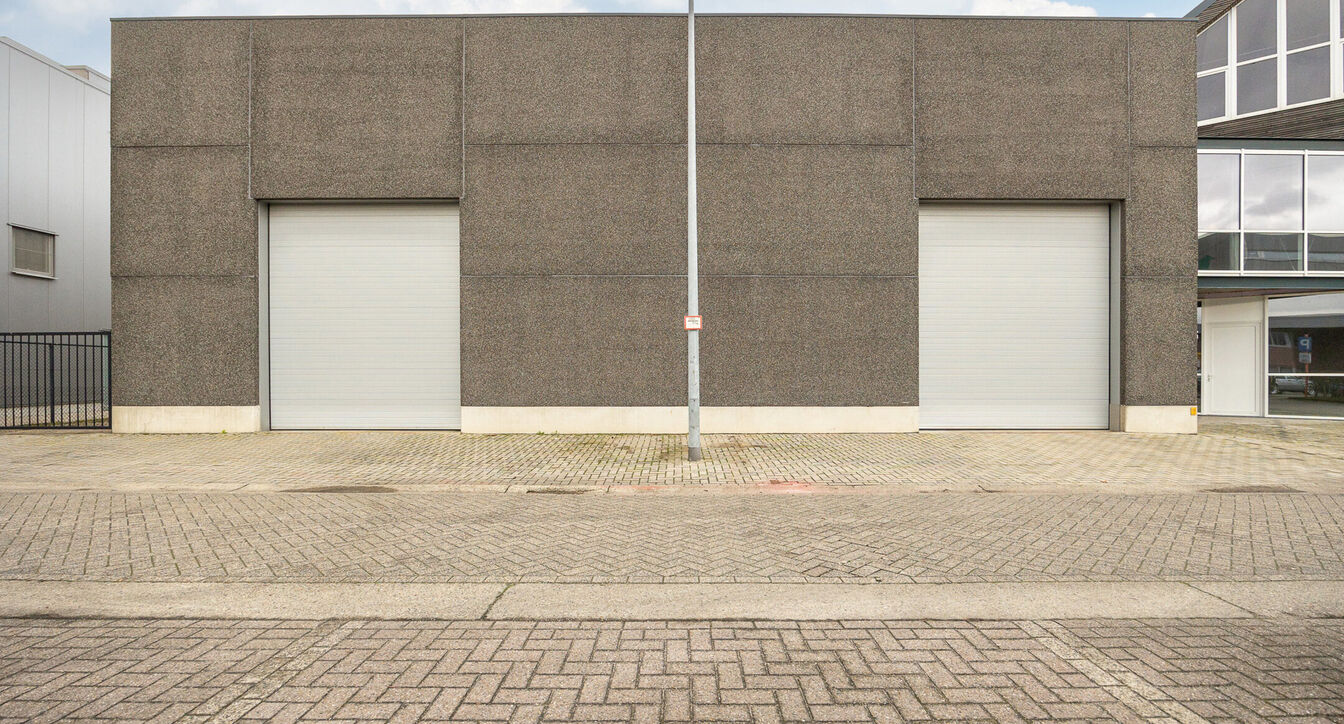 Industrieel gebouw te koop in Mol