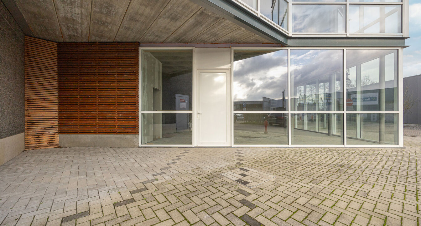 Industrieel gebouw te koop in Mol