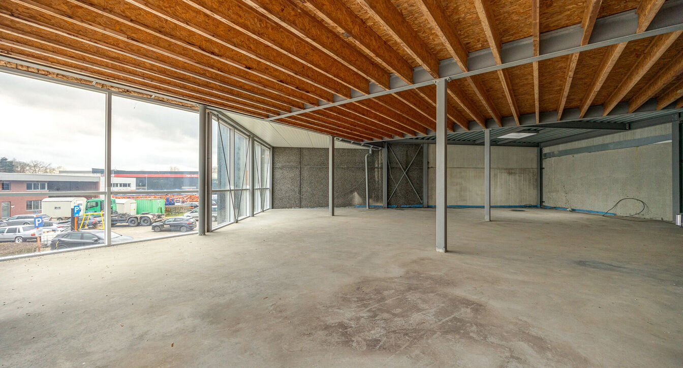 Industrieel gebouw te koop in Mol