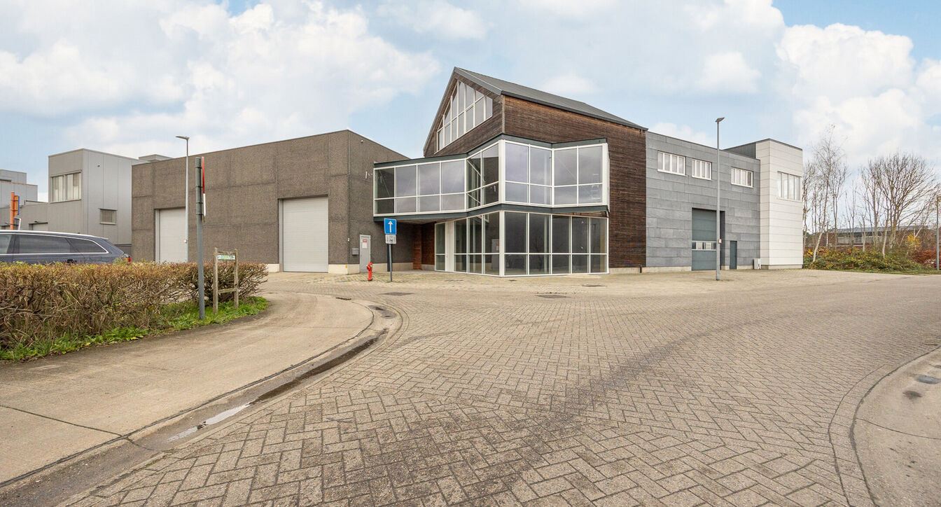 Industrieel gebouw te koop in Mol