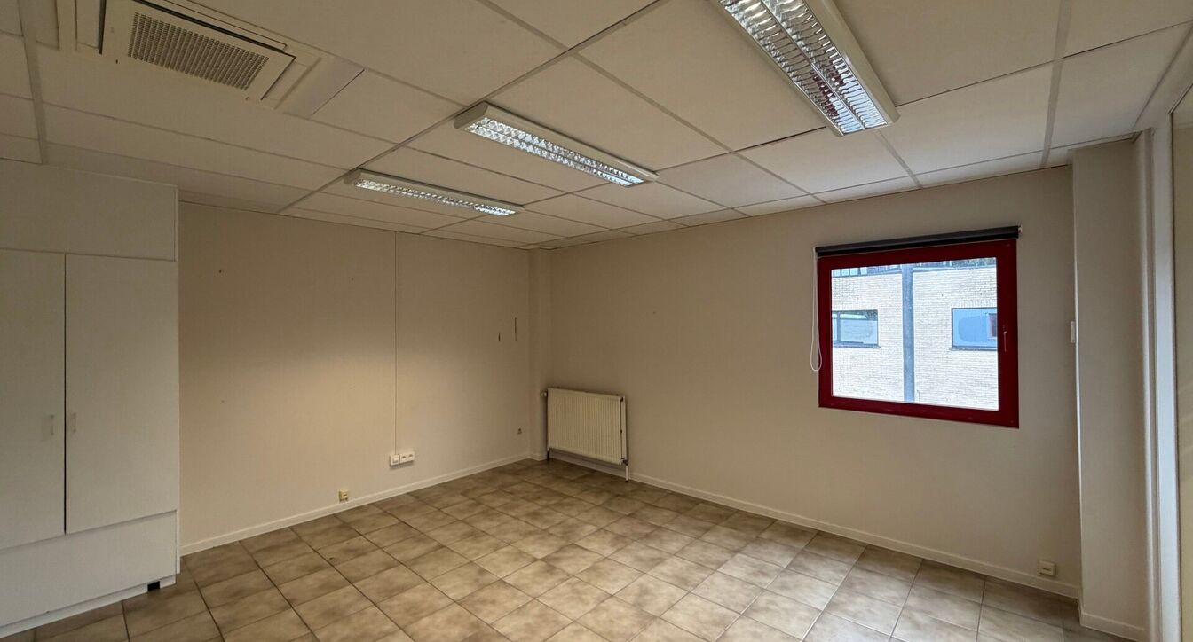 Kantoorgebouw te huur in Turnhout