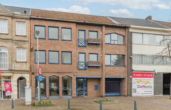 Commercieel gelijkvloers te koop in Beerse