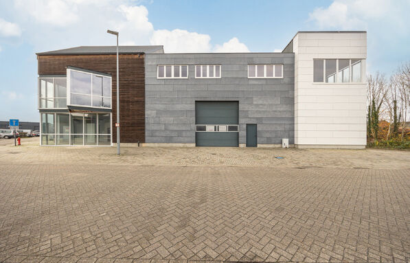 Industrieel gebouw te koop in Mol